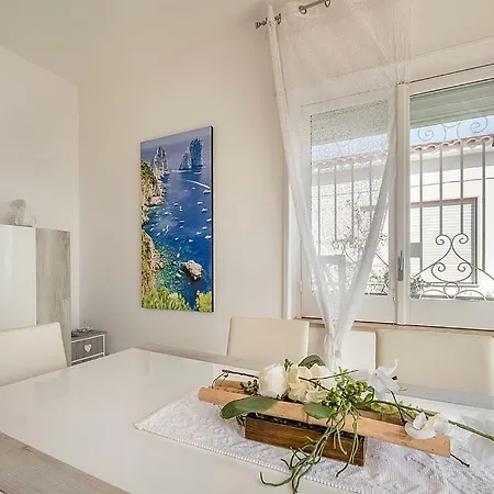 Sirenuse Sleeps 12 Air Con Wifi וילה *