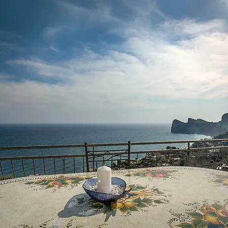 Sirenuse Sleeps 12 Air Con Wifi נראנו