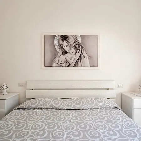 Sirenuse Sleeps 12 Air Con Wifi נראנו